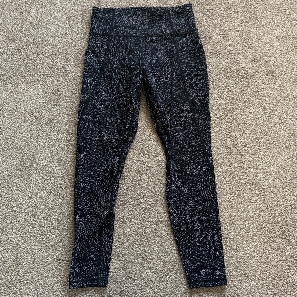 Athleta Salutation Stash Pocket Tight S